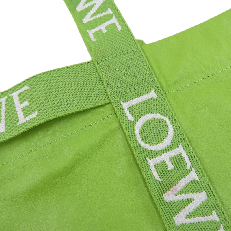 http://ロエベ%20LOEWE%20フォールドショッパー%20ショルダーバッグ%20ペーパーカーフ%20グリーン%20B507X23%20中古%20OB2135