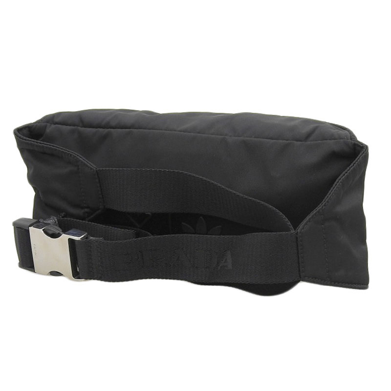 http://プラダ%20PRADA%20アディダスコラボ%20Re-Nylon%20ボディバッグ%20テスート%20ナイロン/レザー%20ブラック/ホワイト%20中古%20OB2143