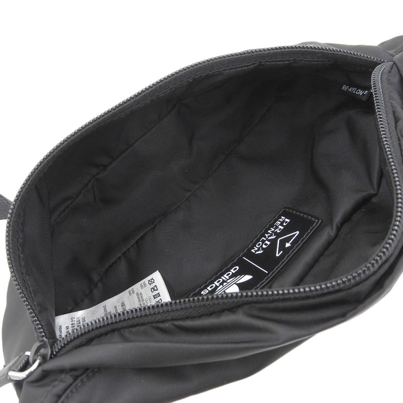 http://プラダ%20PRADA%20アディダスコラボ%20Re-Nylon%20ボディバッグ%20テスート%20ナイロン/レザー%20ブラック/ホワイト%20中古%20OB2143