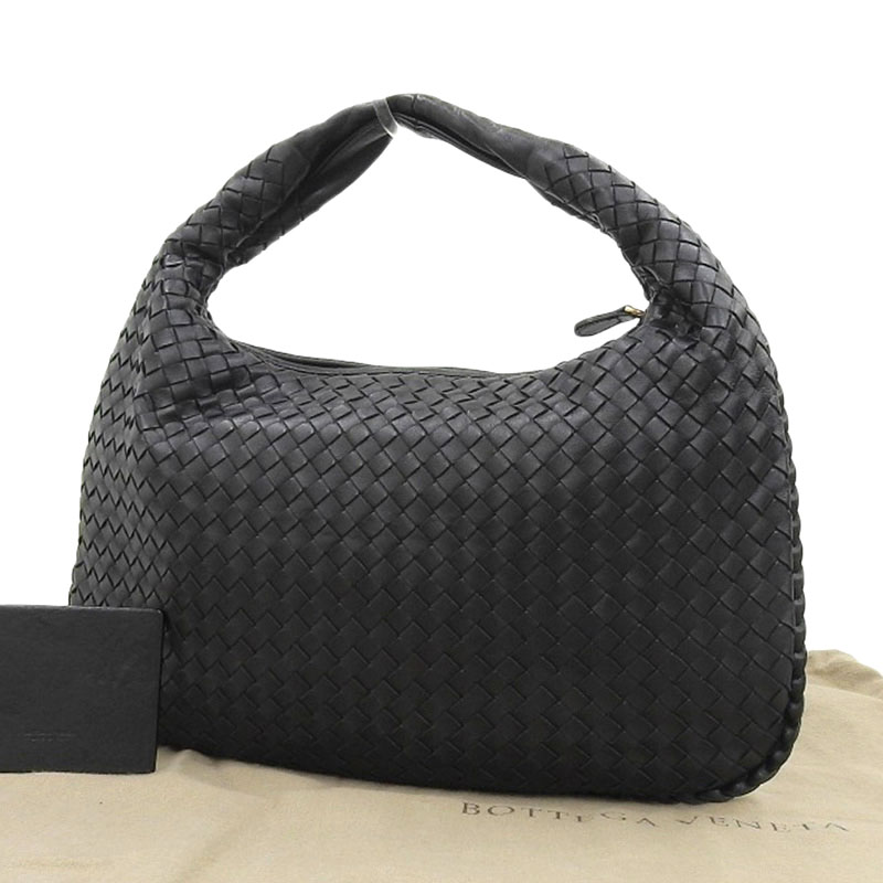 http://ボッテガヴェネタ%20BOTTEGA%20VENETA%20イントレチャート%20ホーボー%20ショルダーバッグ%20ワンショルダー%20レザー%20黒%20115653%20中古%20OB2145
