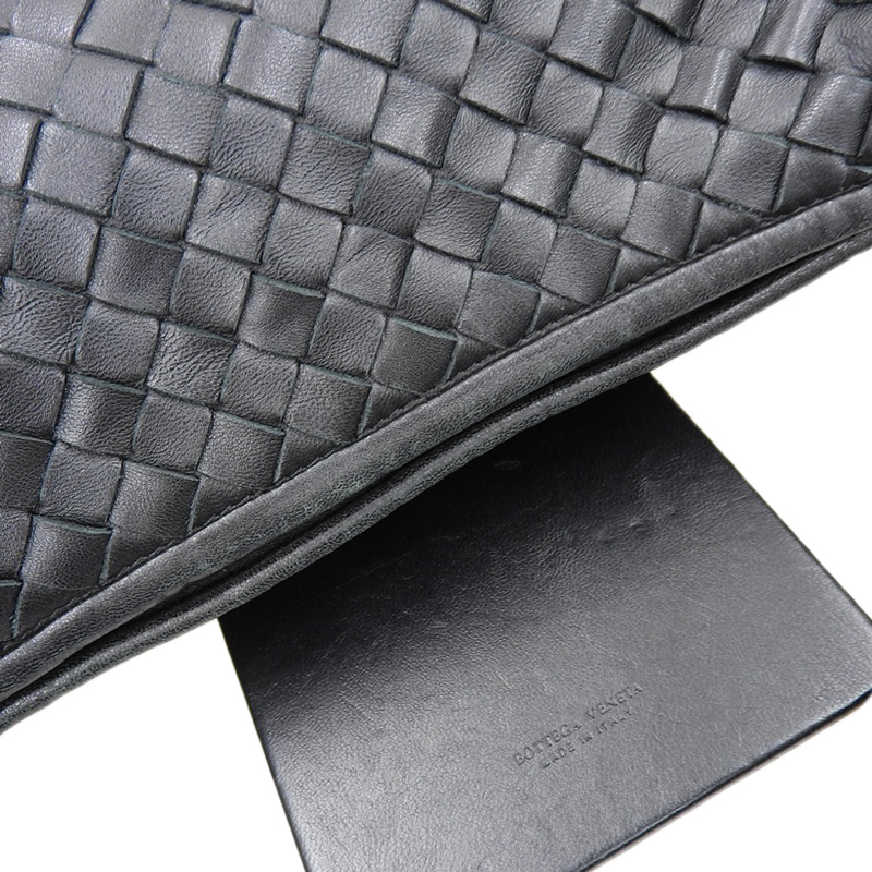 http://ボッテガヴェネタ%20BOTTEGA%20VENETA%20イントレチャート%20ホーボー%20ショルダーバッグ%20ワンショルダー%20レザー%20黒%20115653%20中古%20OB2145