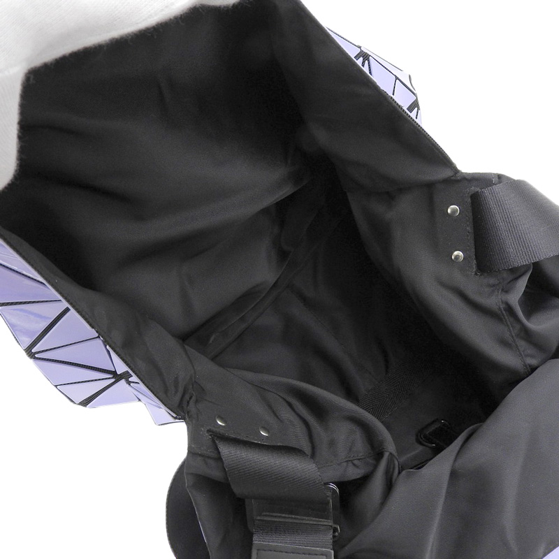 http://イッセイミヤケ%20ISSEY%20MIYAKE%20バオバオ%20ショルダーバッグ%20PVC%20パープル%20BB51-AG222%20中古%20新入荷%20OB2149
