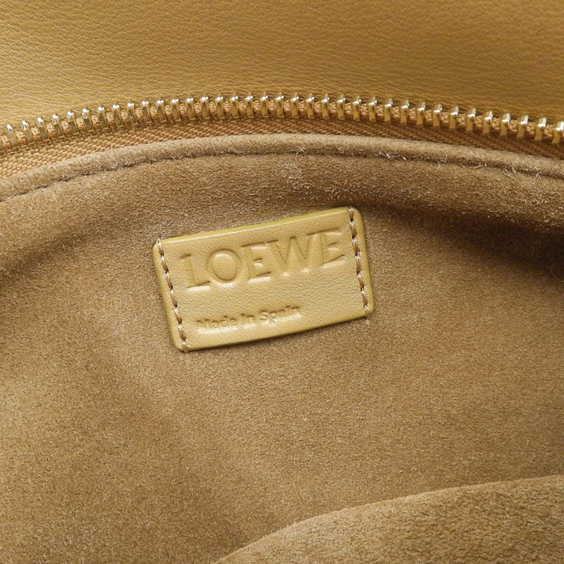 http://ロエベ%20LOEWE%20パズル%20スモール%202WAYバッグ%20ハンドバッグ%20ショルダーバッグ%20レザー%20ベージュ%20中古%20OB2152