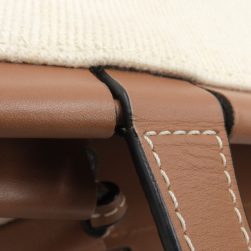 http://ロエベ%20LOEWE%20クッション%20トートバッグ%20キャンバス/レザー%20アイボリー/ブラウン%20中古%20OB2153