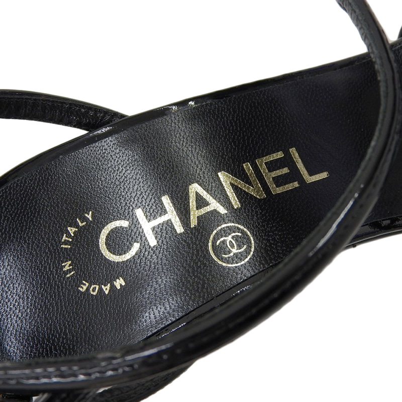 http://シャネル%20CHANEL%20マトラッセ%20サンダル%20エナメル%20ブラック%20#36C%20中古%20CH0958