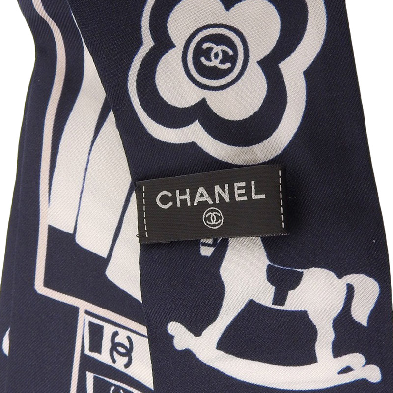 http://シャネル%20CHANEL%20ツイリー%20ココマーク%20スカーフ%20シルク%20ネイビー%20美品%20CH0969