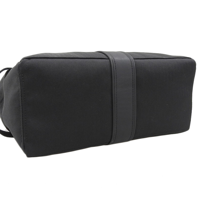 http://エルメス%20HERMES%20アカプルコ%20セカンドクシェドトワレGM%20クラッチバッグ%20トワルシェブロン/レザー%20ブラック%20中古%20HE0970