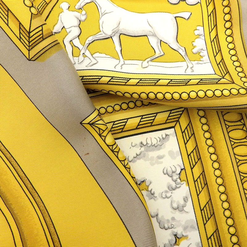 http://エルメス%20HERMES%20カレ90%20WEDG%20WOOD%20ウェッジウッド%20スカーフ%20シルク%20イエロー%20美品%20HE0978