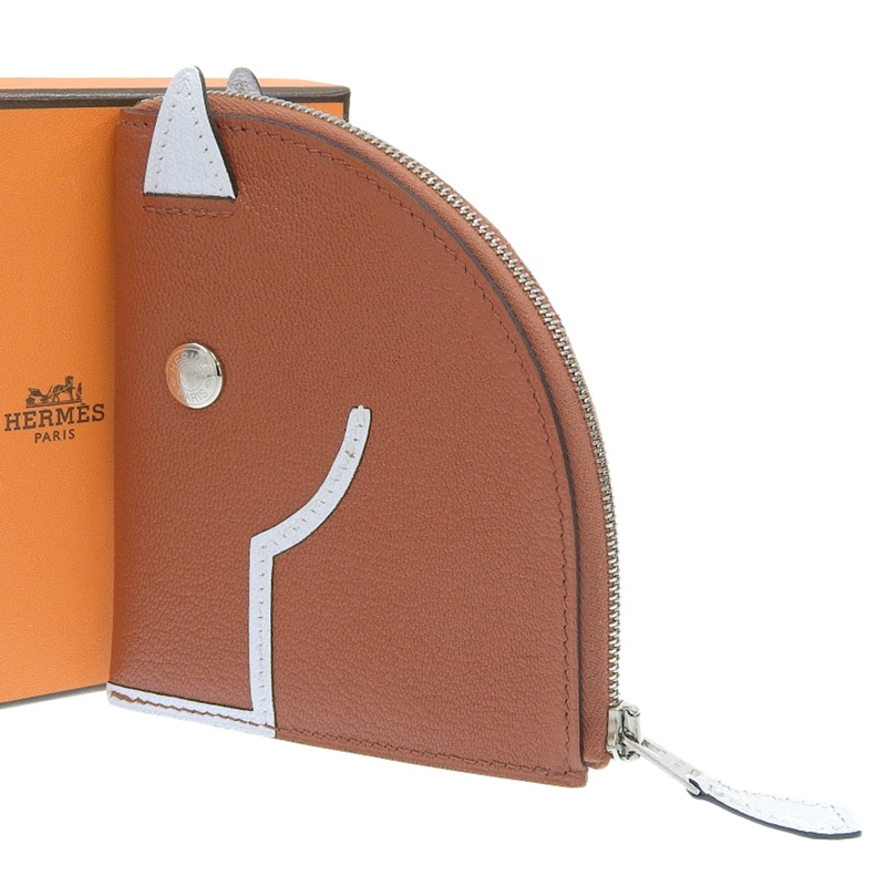 http://エルメス%20HERMES%20パドック%20シェーブル・ミゾール%20馬%20ホース%20コインケース%20小銭入れ%20ブラウン%20U刻印%202022年%20美品%20HE1002