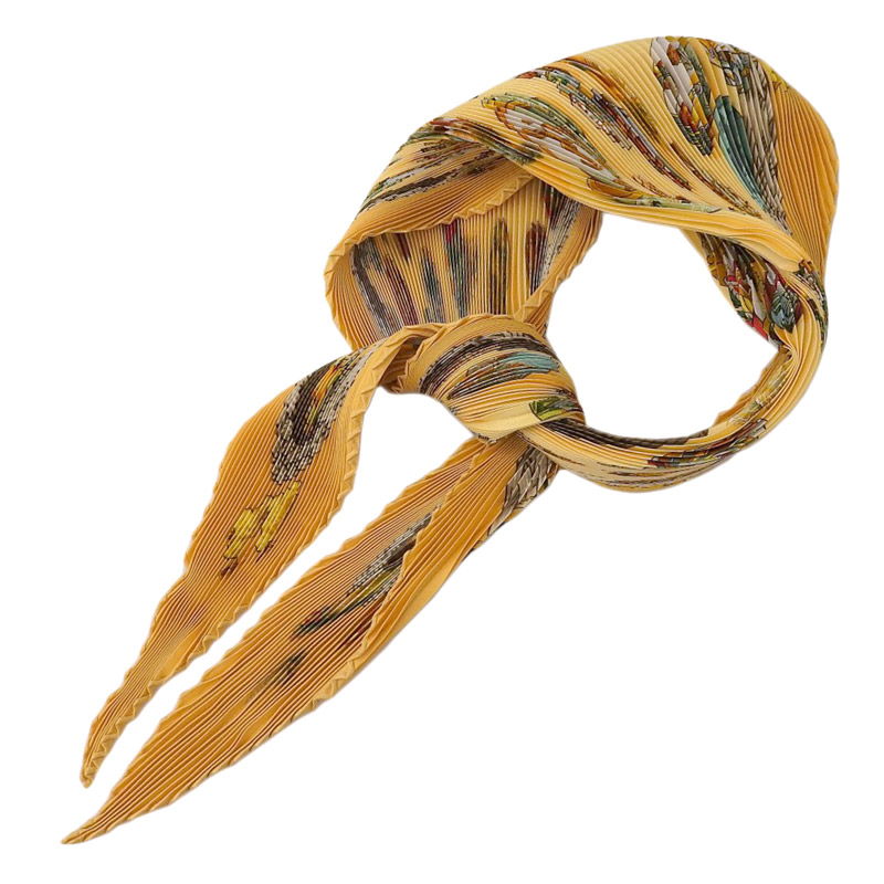 http://エルメス%20HERMES%20プリーツカレ%20スカーフ%20COUVEE%20D'HERMES%20エルメスの雛たち%20シルク%20オレンジ%20中古%20HE1101