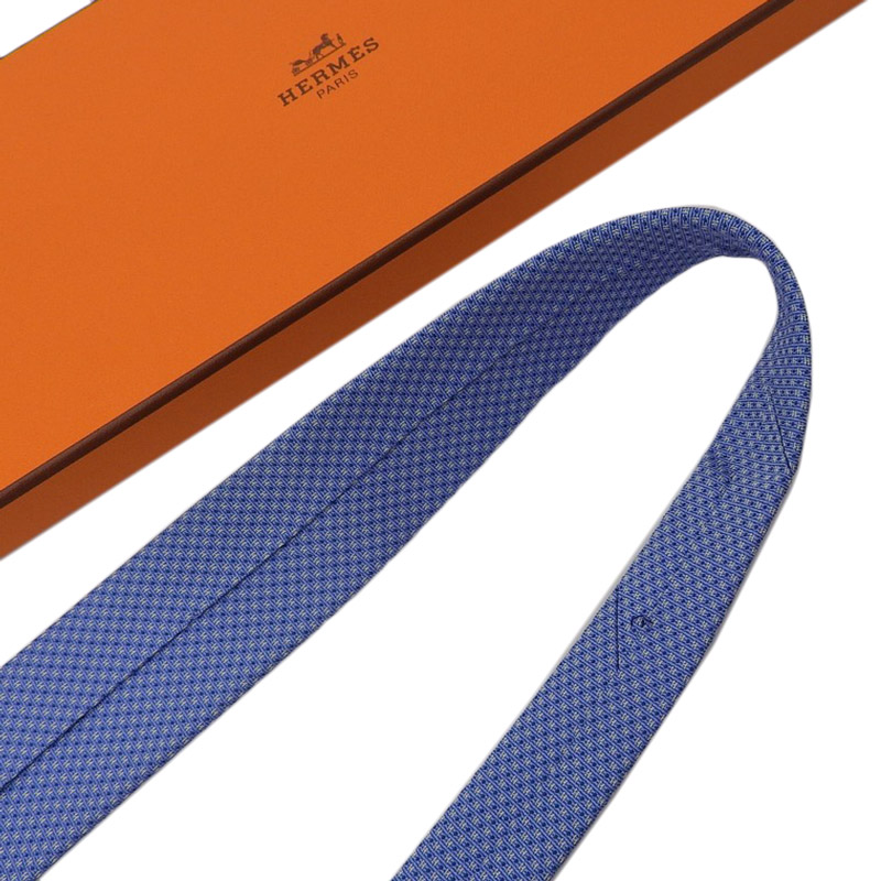 http://エルメス%20HERMES%20ネクタイ%20シルク%20ブルー%20美品%20HE1105