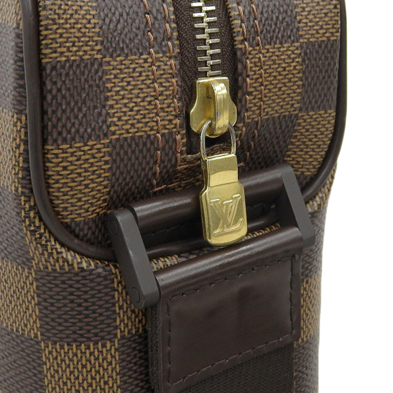 http://ルイヴィトン%20LOUIS%20VUITTON%20ダミエ%20オラフPM%20ショルダーバッグ%20N41442%20中古%20LV1620