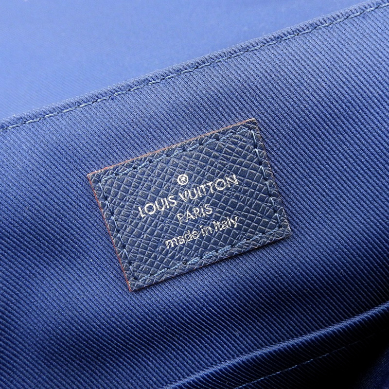 http://ルイヴィトン%20LOUIS%20VUITTON%20タイガ%20ロマンPM%20NM%20ショルダーバッグ%20斜め掛けショルダー%20オセアン%20M30623%20中古%20LV1633