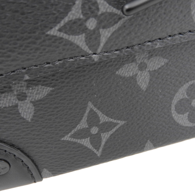 http://ルイヴィトン%20LOUIS%20VUITTON%20モノグラム%20エクリプス%20スティーマー%20ウェアラブル%20ウォレット%20ショルダーバッグ%20M81783%20中古%20LV1634