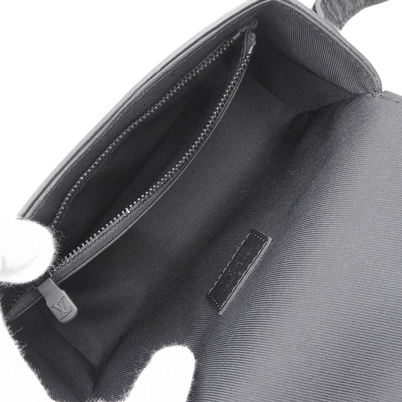http://ルイヴィトン%20LOUIS%20VUITTON%20モノグラム%20エクリプス%20スティーマー%20ウェアラブル%20ウォレット%20ショルダーバッグ%20M81783%20中古%20LV1634