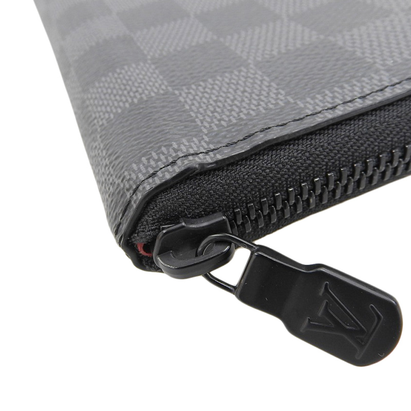 http://ルイヴィトン%20LOUIS%20VUITTON%20ダミエグラフィット%20ユーティリティ・ジッピーウォレット・ヴェルティカル%20長財布%20N60355%20中古%20LV1650