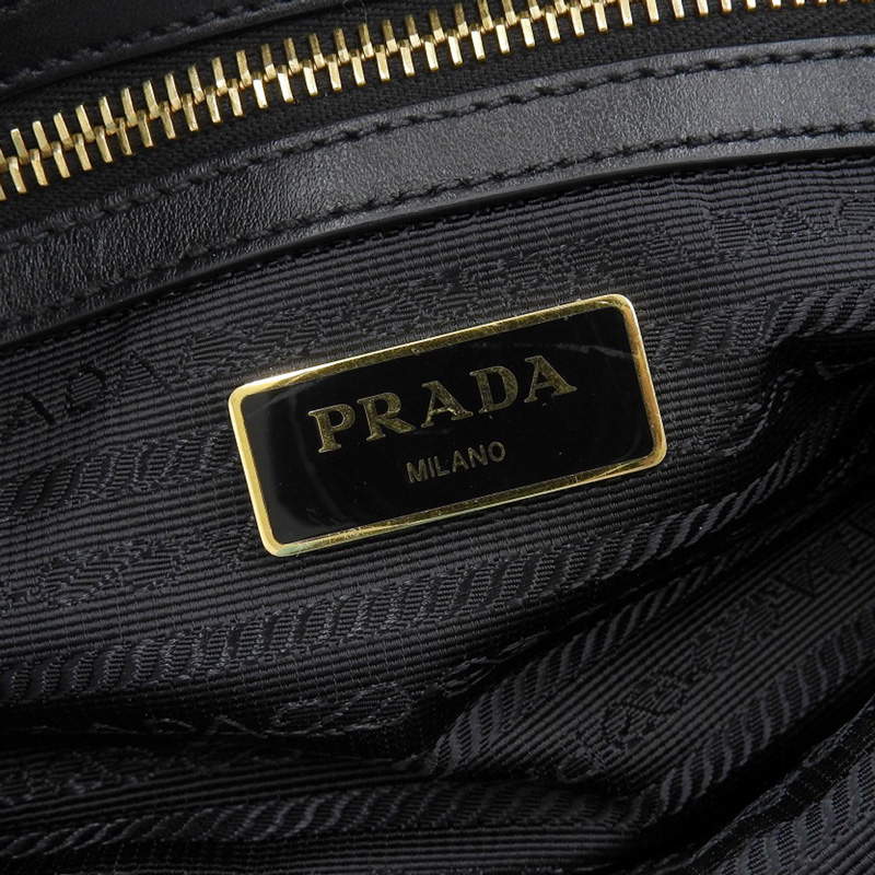 http://プラダ%20PRADA%202WAYバッグ%20ハンドバッグ%20ショルダーバッグ%20ナイロン/レザー%20ブラック%201BA104%20中古%20OB2094