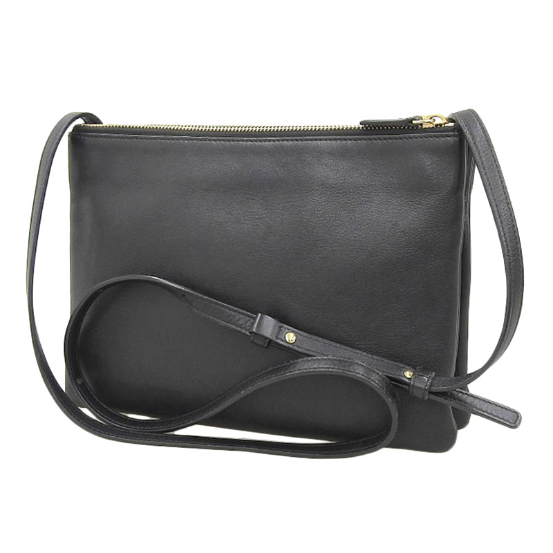 http://セリーヌ%20CELINE%20トリオ%20ショルダーバッグ%20斜め掛けショルダーバッグ%20レザー%20ブラック%20中古%20OB2096