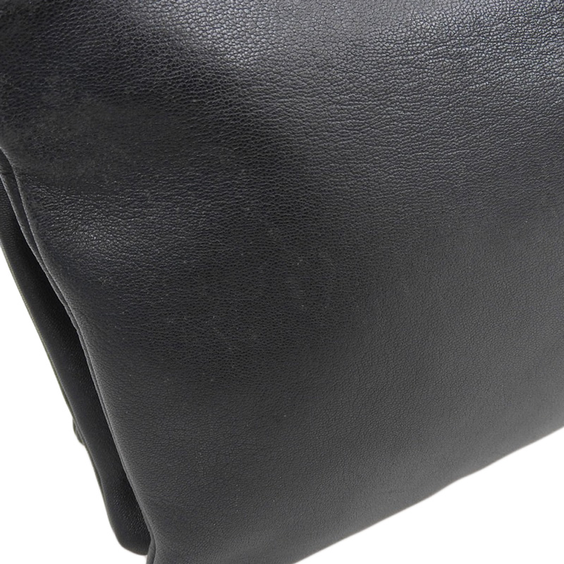 http://セリーヌ%20CELINE%20トリオ%20ショルダーバッグ%20斜め掛けショルダーバッグ%20レザー%20ブラック%20中古%20OB2096