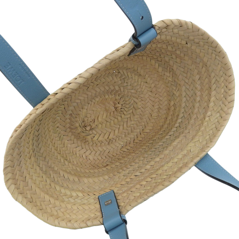 http://ロエベ%20LOEWE%20バスケットバッグ%20スモール%20トートバッグ%20かごバッグ%20ラフィア/レザー%20ナチュラル/ブルー%20327.02.S93%20中古%20OB2099