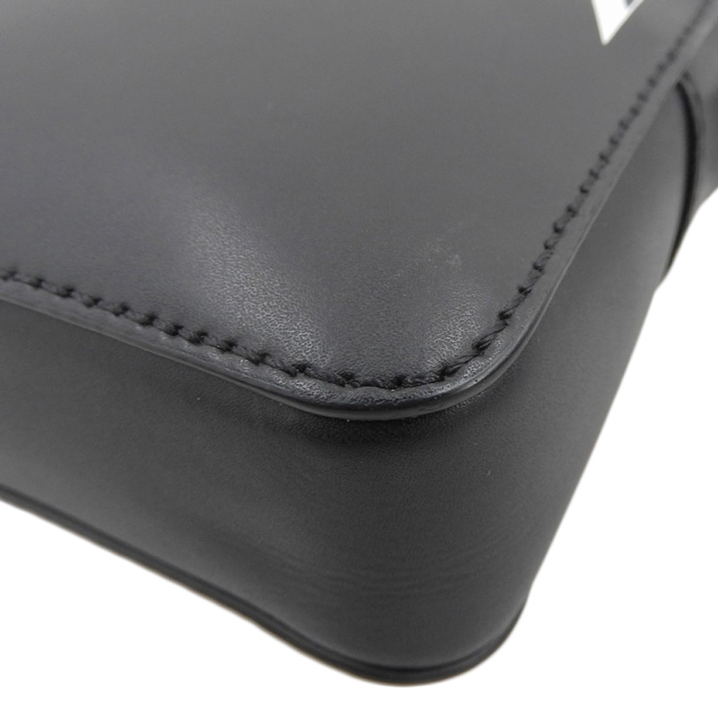 http://ヴァレンティノ%20VALENTINO%20ショルダーバッグ%20VLTN%20レザー%20ブラック%205Y2B0943WJW%20中古%20OB2104