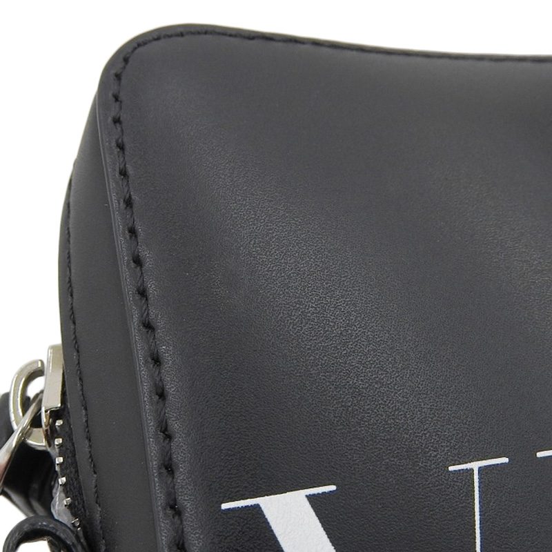 http://ヴァレンティノ%20VALENTINO%20ショルダーバッグ%20VLTN%20レザー%20ブラック%205Y2B0943WJW%20中古%20OB2104