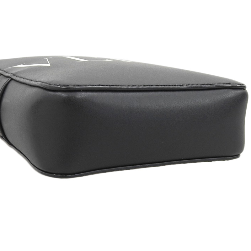 http://ヴァレンティノ%20VALENTINO%20ショルダーバッグ%20VLTN%20レザー%20ブラック%205Y2B0943WJW%20中古%20OB2105