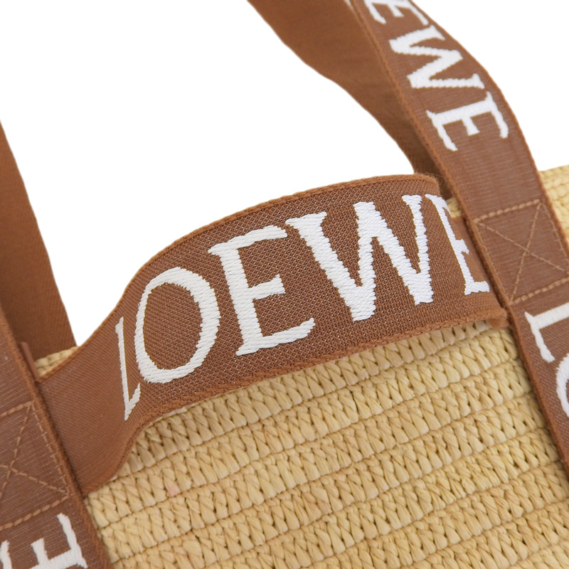 http://ロエベ%20LOEWE%20フォールドショッパー%20ショルダーバッグ%20ラフィア%20ナチュラル/タン%20中古%20OB2113