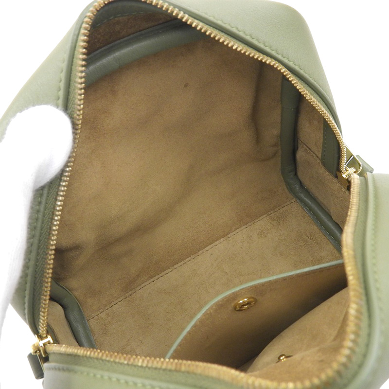 http://ロエベ%20LOEWE%20アマソナ16%20スクエア%202WAYバッグ%20ショルダーバッグ%20キャンバス/レザー%20グリーン%20中古%20OB2117