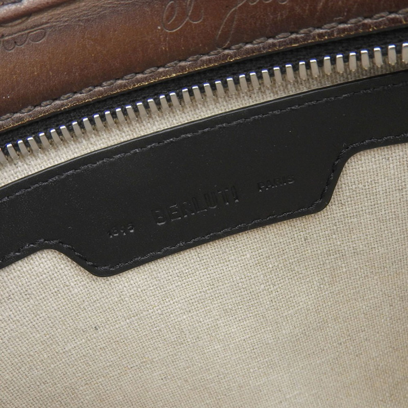 http://ベルルッティ%20BERLUTI%20カリグラフィ%20アンジュールガリバー%202WAYバッグ%20ハンドバッグ%20ショルダーバッグ%20レザー%20ブラウン%20中古%20OB2120