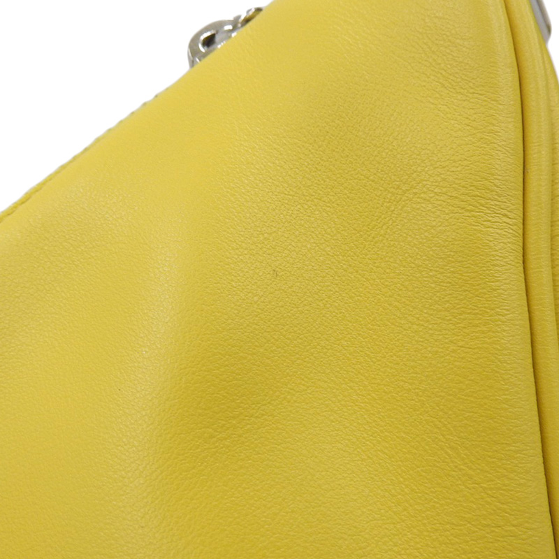 http://プラダ%20PRADA%20トライアングル%20ショルダーバッグ%20レザー%20イエロー%201BH190%20中古%20OB2121