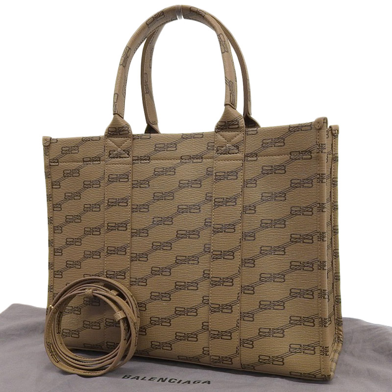 http://バレンシアガ%20BALENCIAGA%20BBモノグラム%20ハードウェアトート%202WAY%20トートバッグ%20ショルダーバッグ%20PVC%20ブラウン%20671400%20中古%20OB2127