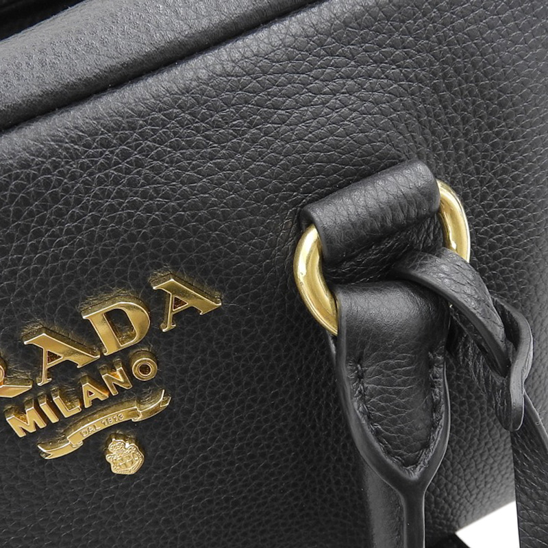 http://プラダ%20PRADA%202WAYバッグ%20ハンドバッグ%20ショルダーバッグ%20レザー%20ブラック%201BB108%20中古%20OB2138