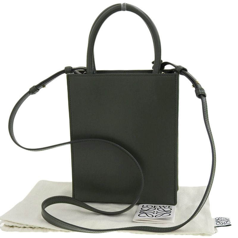 http://ロエベ%20LOEWE%20スタンダード%20A5%202WAYバッグ%20ショルダーバッグ%20ハンドバッグ%20ロゴ%20レザー%20カーキ%20中古%20OB2151