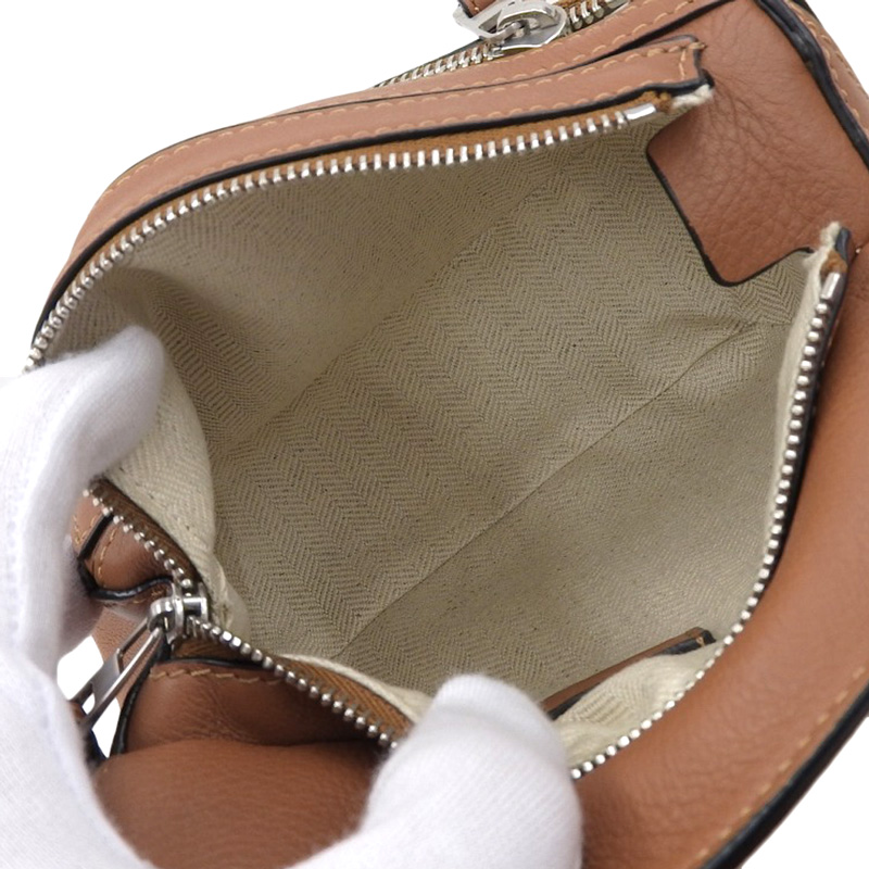 http://ロエベ%20LOEWE%20パズル%20バムバッグミニ%20ボディバッグ%20レザー%20タン%20B510EB1%20中古%20OB2162