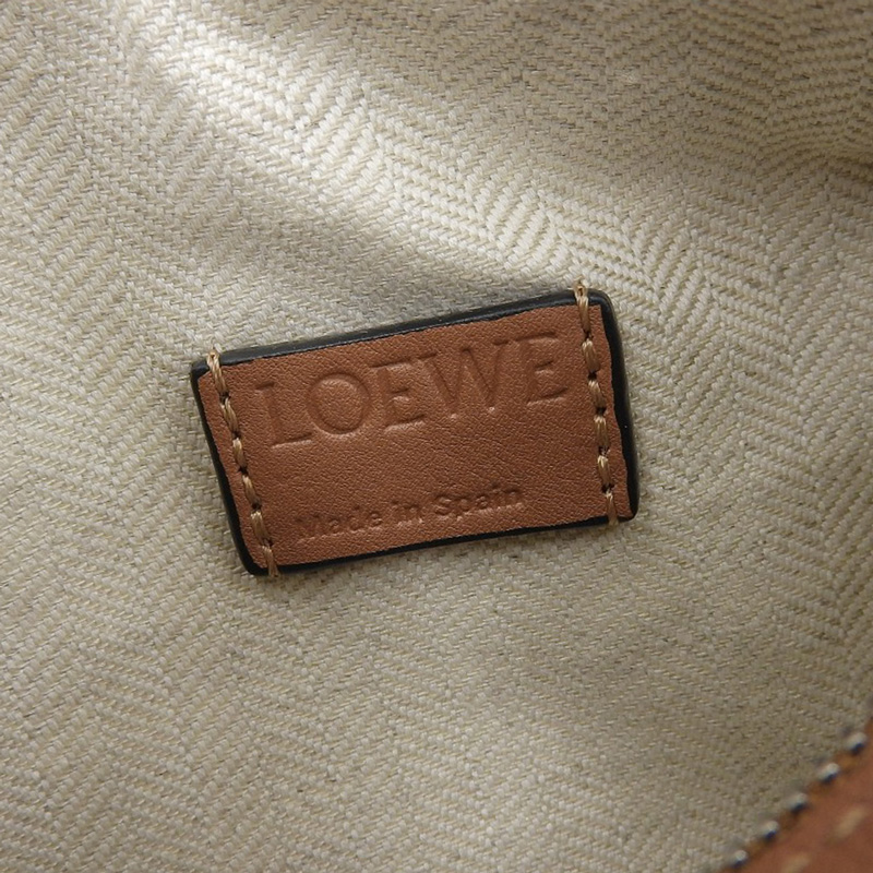 http://ロエベ%20LOEWE%20パズル%20バムバッグミニ%20ボディバッグ%20レザー%20タン%20B510EB1%20中古%20OB2162