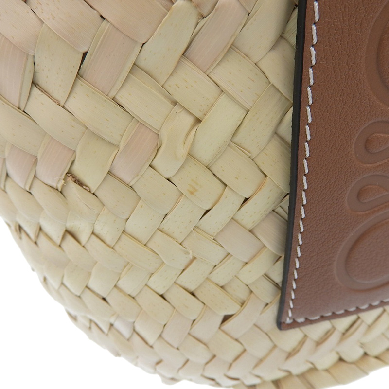 http://ロエベ%20LOEWE%20ドローストリングミニ%20バケットバッグ%20ショルダー%20かご%20ラフィア/レザー%20ナチュラル/タン%20A223222X01%20中古%20OB2171
