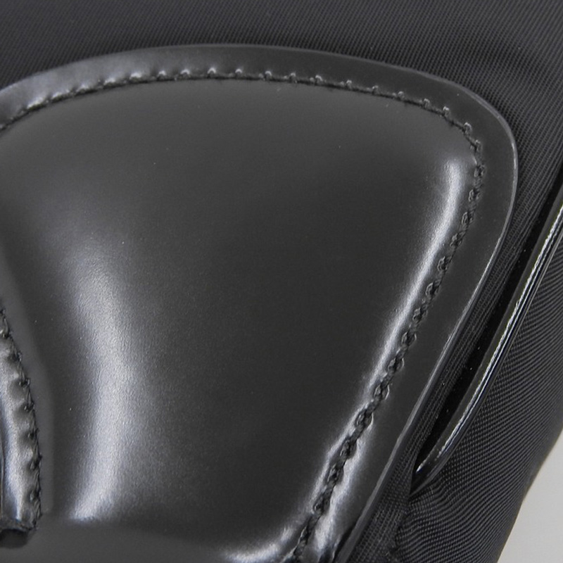 http://プラダ%20PRADA%20ムーン%202WAYバッグ%20ハンドバッグ%20ショルダーバッグ%20Re-Nylon/レザー%20ブラック%201BA381%20中古%20OB2172