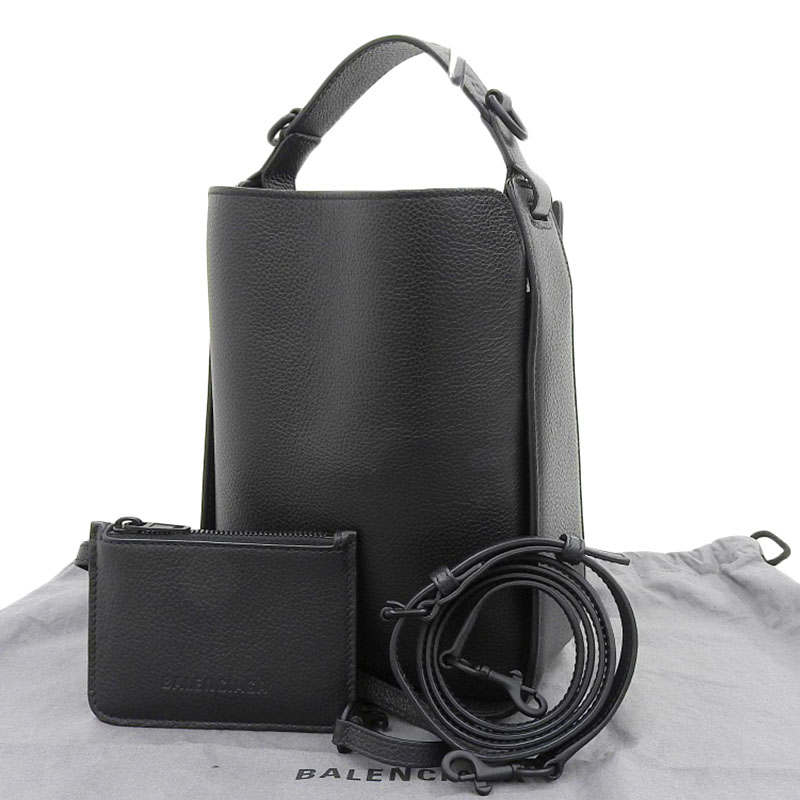 http://バレンシアガ%20BALENCIAGA%20ノースサウストートスモール%20ツール2.0%202WAYバッグ%20ハンド%20ショルダー%20レザー%20黒%20669754%20中古%20OB2177