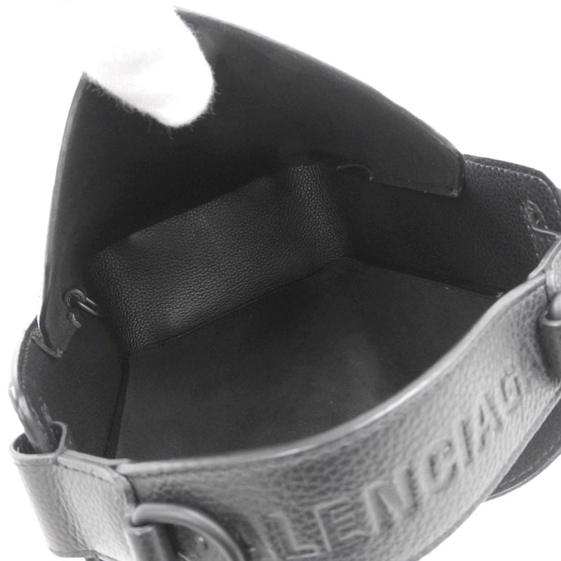 http://バレンシアガ%20BALENCIAGA%20ノースサウストートスモール%20ツール2.0%202WAYバッグ%20ハンド%20ショルダー%20レザー%20黒%20669754%20中古%20OB2177