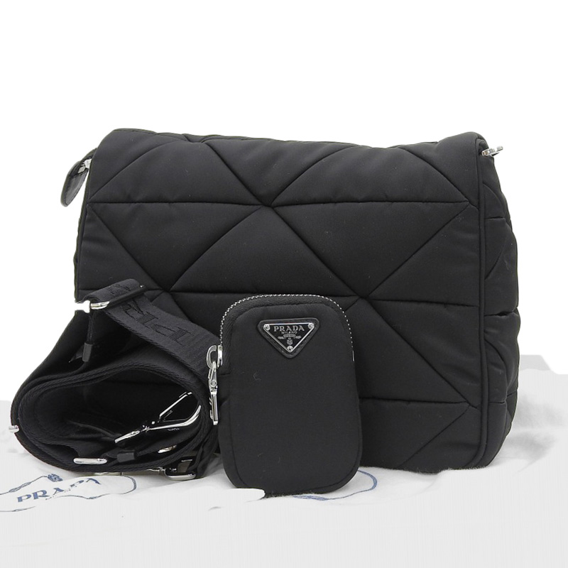 http://プラダ%20PRADA%20パデッド%20ショルダーバッグ%20Re-Nylon%20ファブリック%20レザー%20ブラック%201BD290%20中古%20OB2182