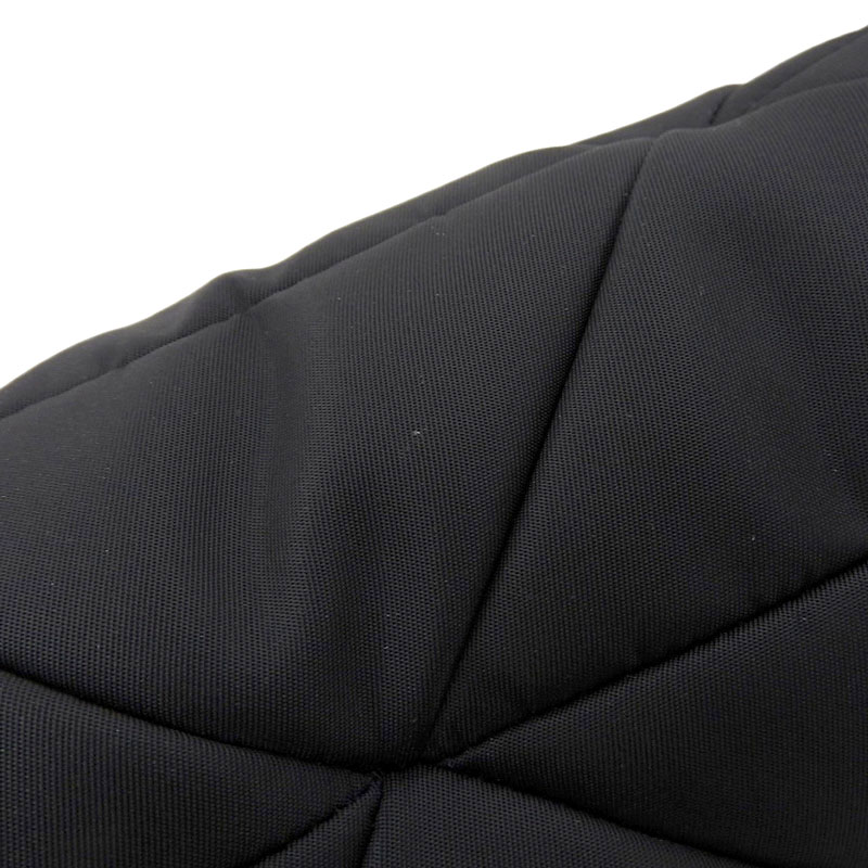 http://プラダ%20PRADA%20パデッド%20ショルダーバッグ%20Re-Nylon%20ファブリック%20レザー%20ブラック%201BD290%20中古%20OB2182