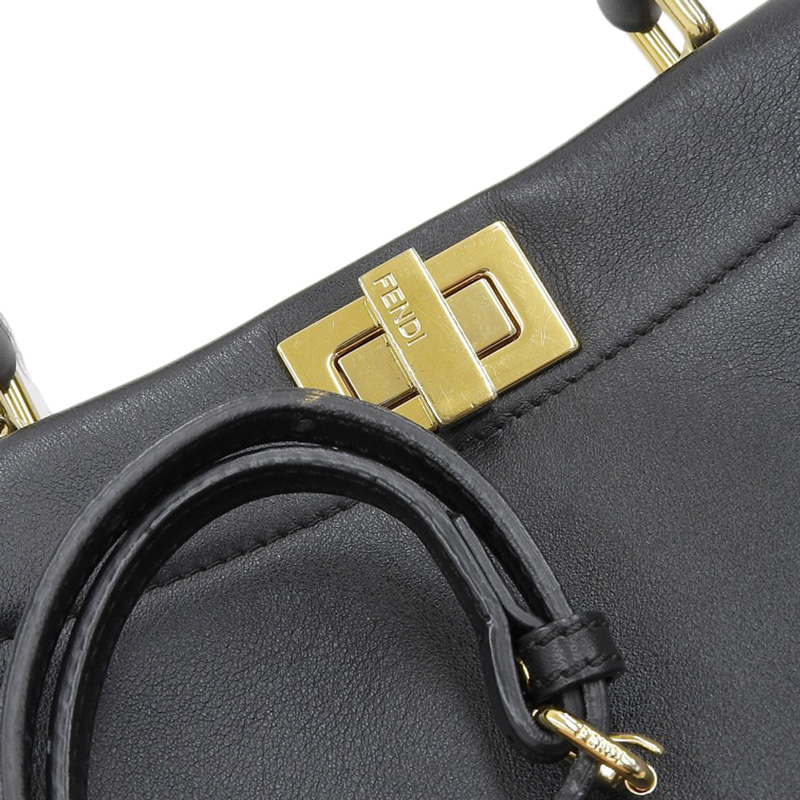 http://フェンディ%20FENDI%20ピーカブー%20ミニ%202WAYバッグ%20ハンドバッグ%20ショルダーバッグ%20スタッズ%20レザー%20ブラック%208BN244%20中古%20OB2185