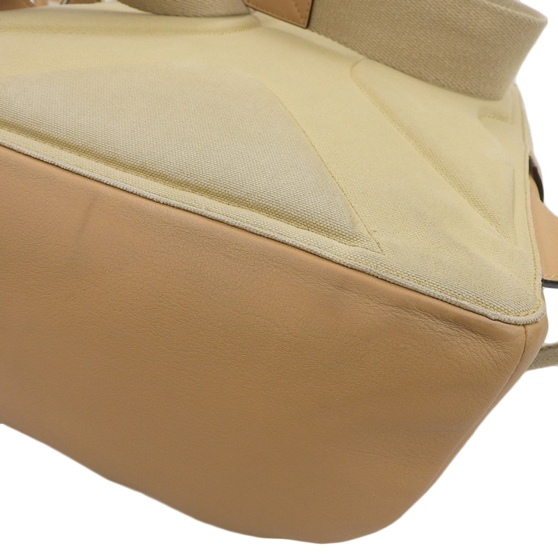 http://ロエベ%20LOEWE%20バックパック%20リュックサック%20キャンバス/レザー%20ベージュ%20中古%20OB2190