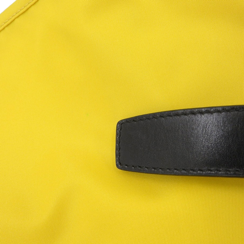 http://プラダ%20PRADA%20ショルダーバッグ%20斜め掛けショルダー%20ナイロン/レザー%20イエロー/ブラック%20中古%20OB2194
