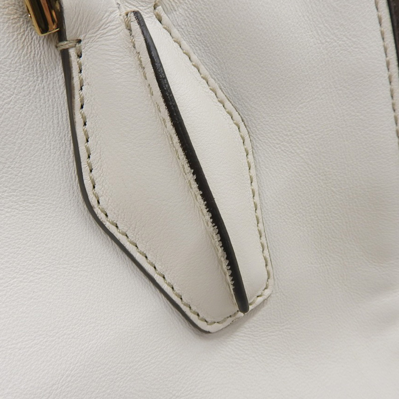 http://トッズ%20TOD'S%20Dキューブ%202WAYバッグ%20ハンドバッグ%20ショルダーバッグ%20レザー%20ホワイト/ブラウン/ブラック%20中古%20OB2197