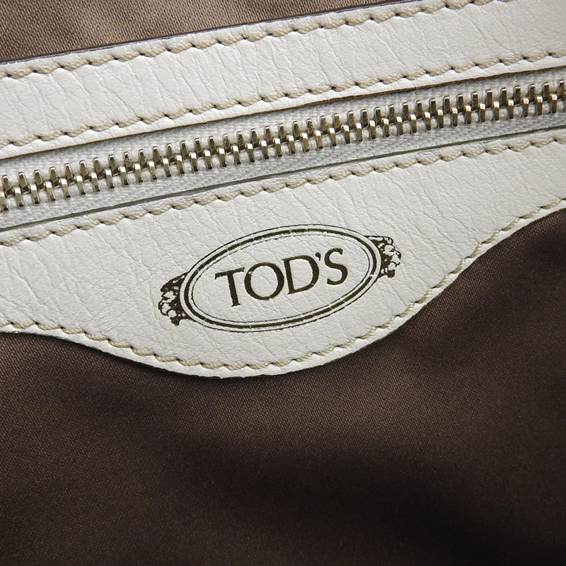 http://トッズ%20TOD'S%20Dキューブ%202WAYバッグ%20ハンドバッグ%20ショルダーバッグ%20レザー%20ホワイト/ブラウン/ブラック%20中古%20OB2197