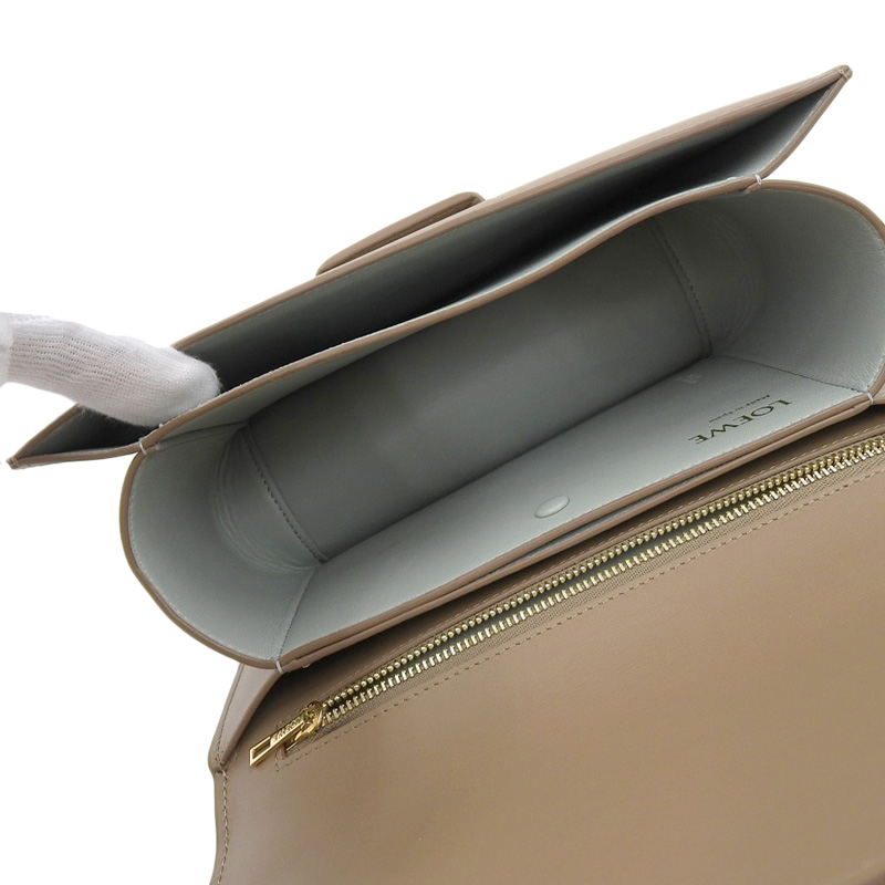 http://ロエベ%20LOEWE%20バルセロナ%20ショルダーバッグ%20レザー%20ブラウン%20A532M15X02-2270%20中古%20OB2205