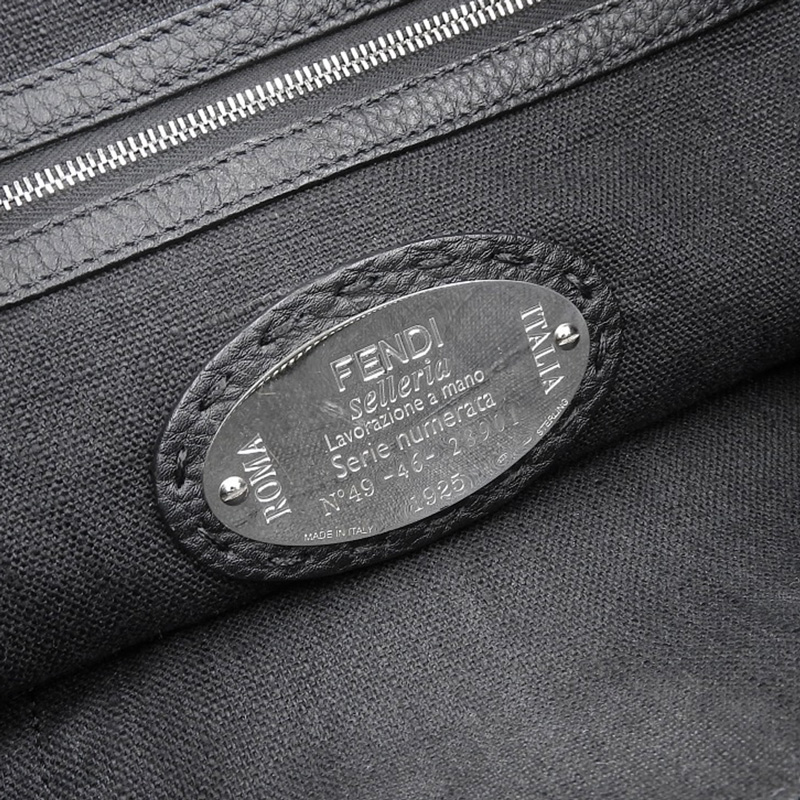 http://フェンディ%20FENDI%20セレリア%202WAYバッグ%20トートバッグ%20ショルダーバッグ%20レザー%20ブラック%207VA377%20中古%20OB2206