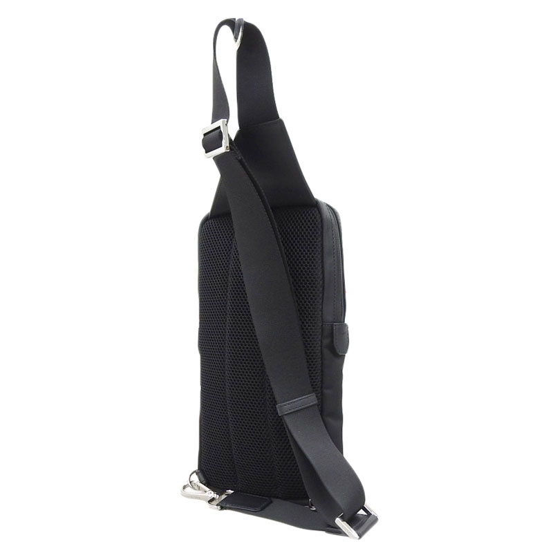 http://フェンディ%20FENDI%20ボディバッグ%20ショルダーバッグ%20ナイロン/レザー%20ブラック%207VZ033%20中古%20OB2216